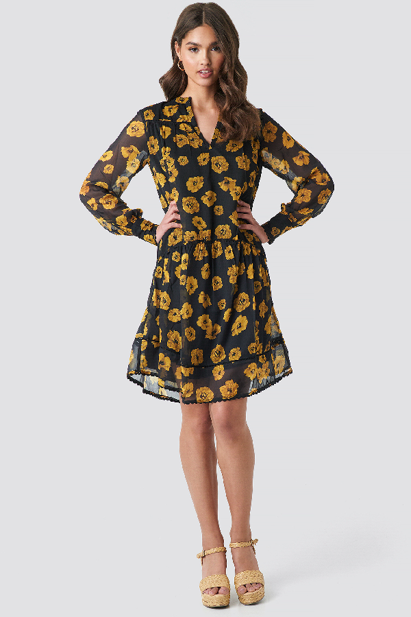 black flowy chiffon dress