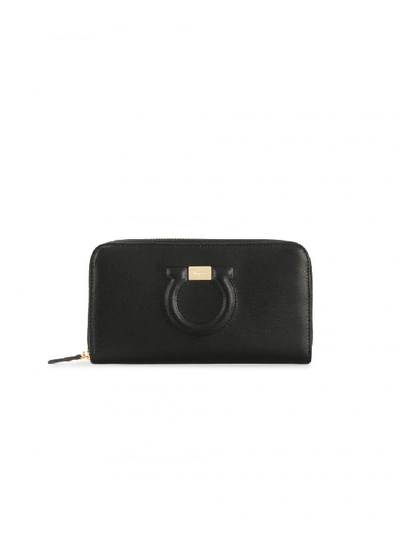 Shop Ferragamo Gancio City Leather Wallet In Black