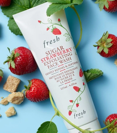 Shop Fresh Sugar Strawberry Exfoliating Face Wash (125ml) In White