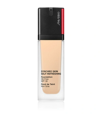 Shop Shiseido Synchro Skin Refreshing Foundation In Neutral