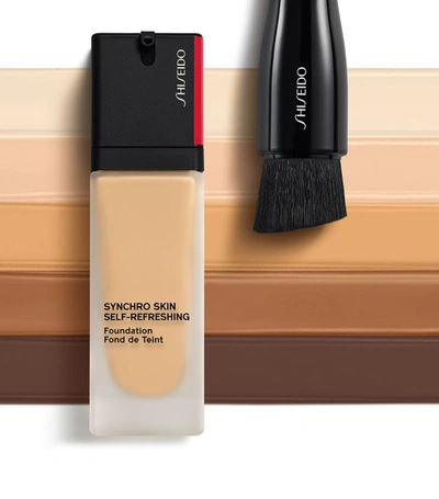 Shop Shiseido Synchro Skin Refreshing Foundation In Neutral