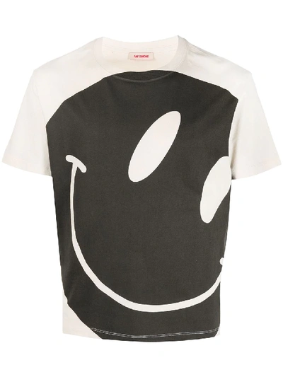 Shop Raf Simons Smiley Face Print T-shirt In Neutrals