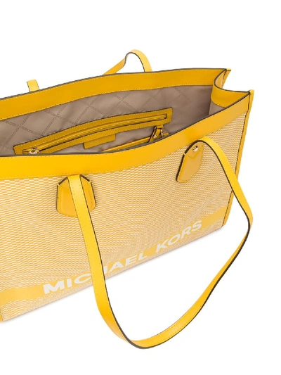 Shop Michael Michael Kors Borsa Tote Bay In Cotone In Yellow