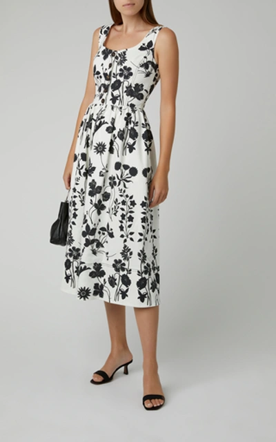 Shop Oscar De La Renta Floral-print Cotton-poplin Midi Dress In Black/white