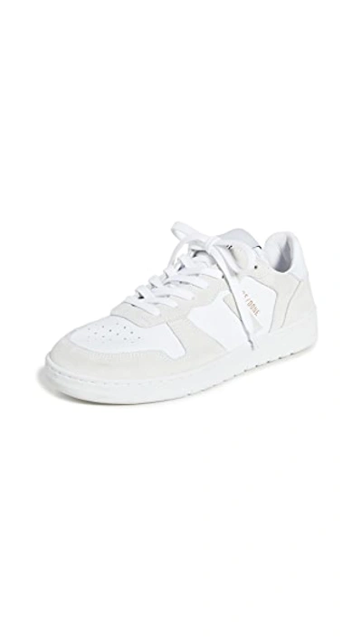 Shop Re/done 80s Basketball Shoe In White