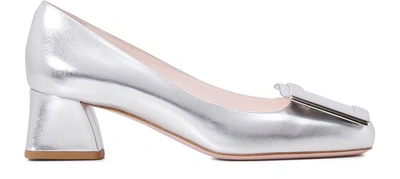 Shop Roger Vivier Très Vivier Pumps In Argento