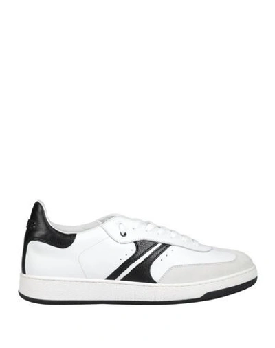 Shop Am318 Sneakers In Ivory