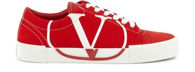 Shop Valentino Garavani - Sneakers In Rouge Pur Bianco