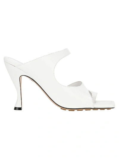 Shop Bottega Veneta Square-toed Sandal In Optic White