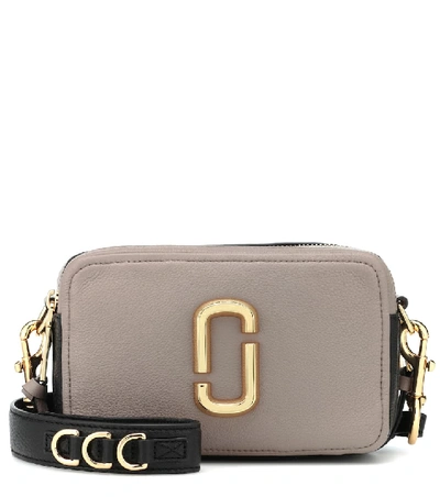 Shop Marc Jacobs The Softshot 21 Leather Crossbody Bag In Grey