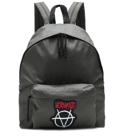 Shop Vetements Logo Nylon Backpack In Green