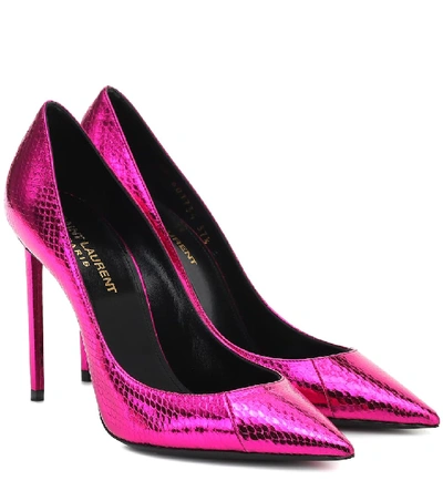 Shop Saint Laurent Zoe 105 Metallic Snakeskin Pumps In Pink