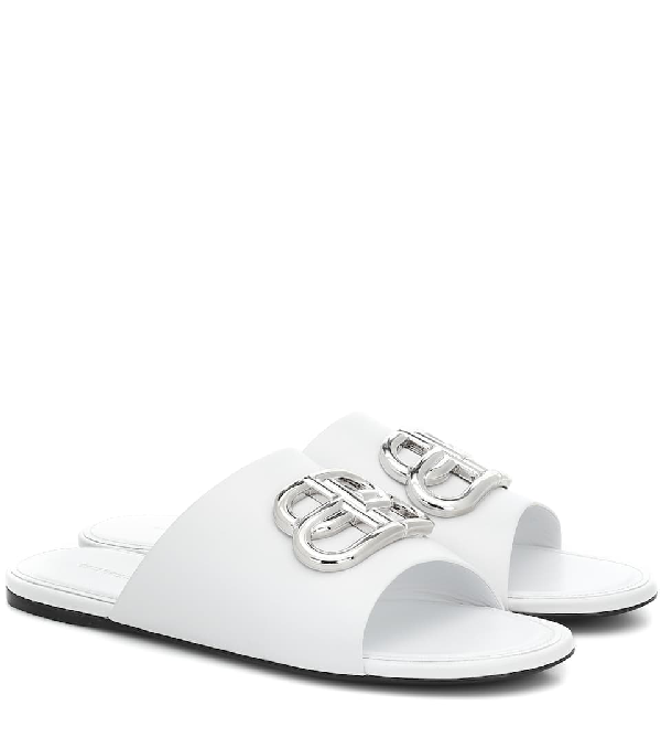 balenciaga flip flops white