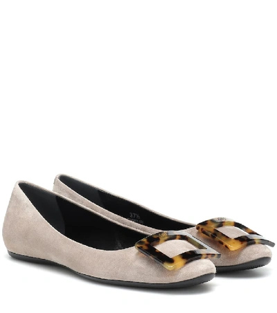 Shop Roger Vivier Gommette Suede Ballet Flats In Grey