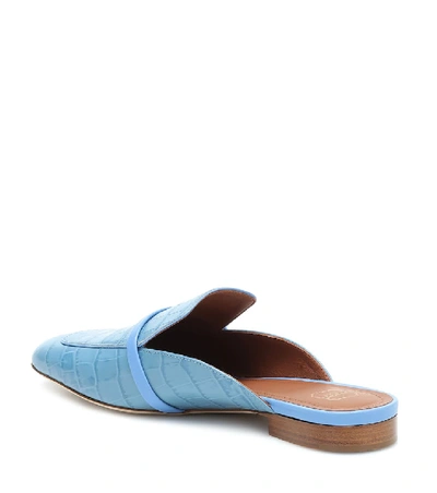 Shop Malone Souliers Jada Croc-effect Leather Slippers In Blue