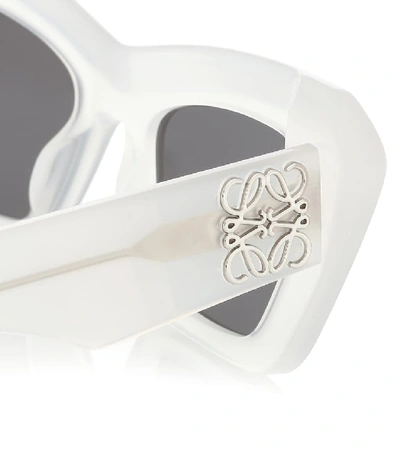 Loewe Chunky Anagram Lw 40036i 021a Cat Eye Sunglasses In White