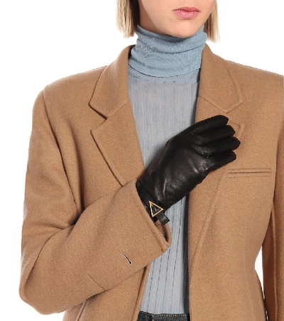 Shop Bottega Veneta Leather Gloves In Black