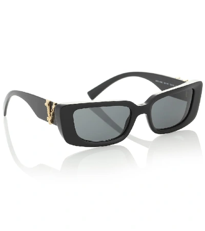 Black versace hotsell virtus rectangular sunglasses