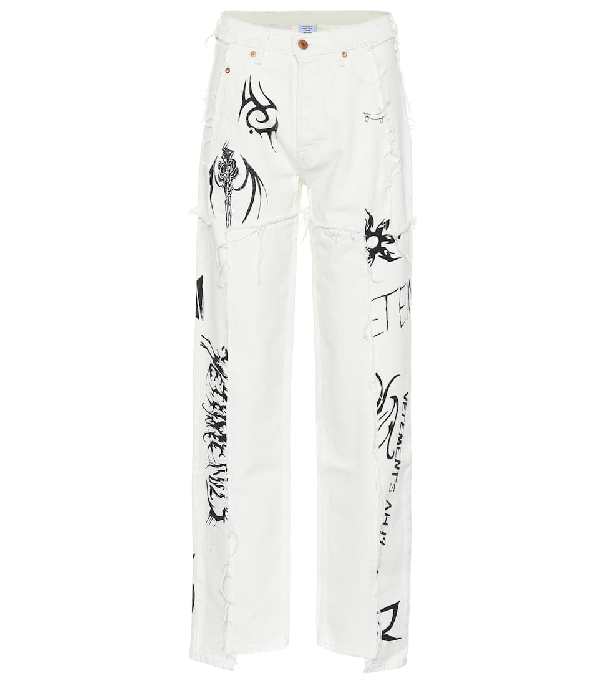 white levi pants