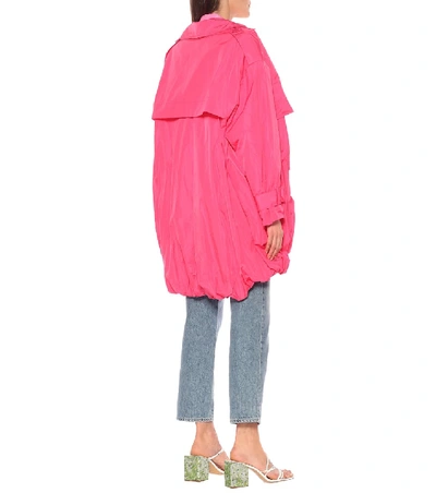 Shop Jacquemus La Parka Ouro Taffeta Coat In Pink