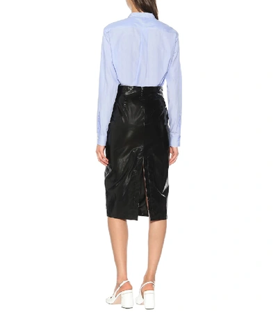 Shop N°21 Lacquered Cotton Pencil Skirt In Black