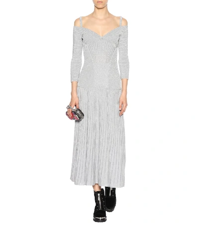 Shop Alexander Mcqueen Off-the-shoulder Knitted Dress In Silver