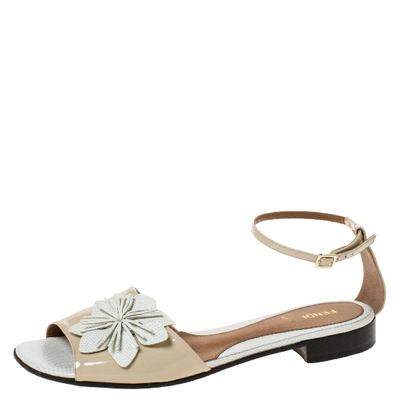 Pre-owned Fendi White/beige Lizard And Patent Leather Appliqued Flower Ankle Strap Flat Sandals Size 40
