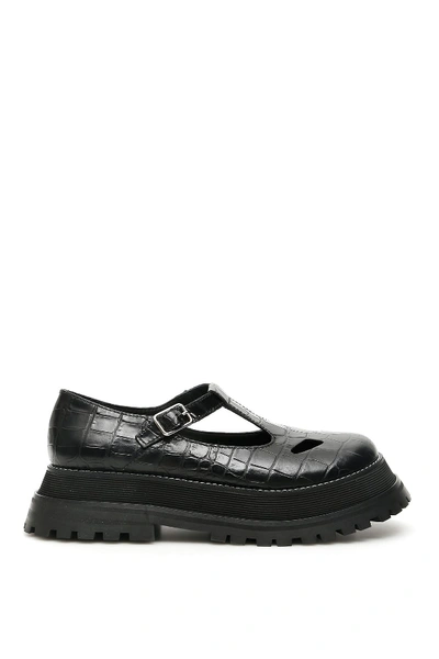 Shop Burberry Aldwych Flatform Dolly Loafers In Black (black)
