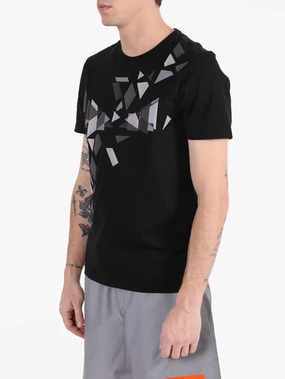 Shop Fendi Geometric Print T-shirt In Black