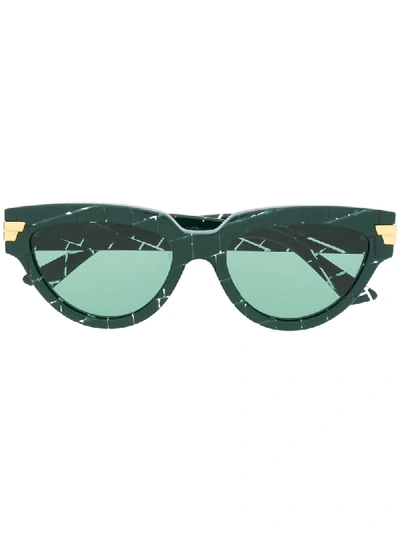 Shop Bottega Veneta Cat-eye-sonnenbrille In Green