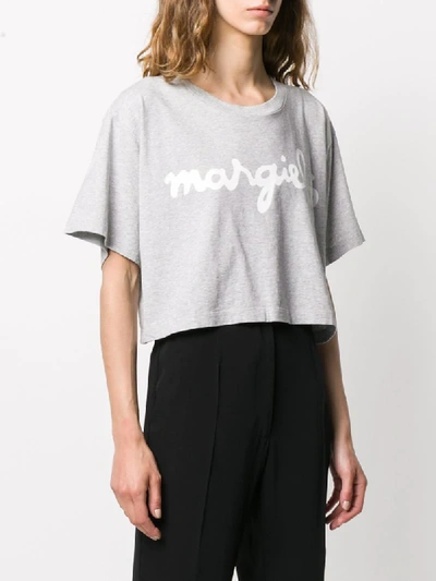Shop Mm6 Maison Margiela Cropped-t-shirt Mit Logo-print In Grey