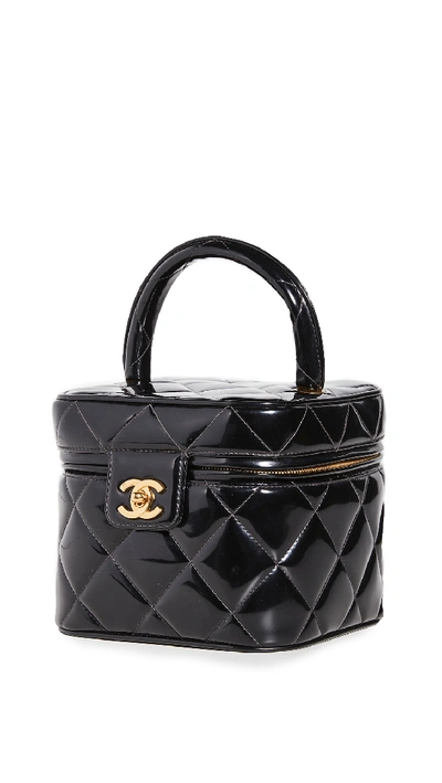 Pre-owned Chanel Black Patent Cc Vanity Bag