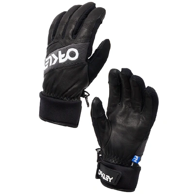 Shop Oakley Factory Winter Glove 2.0 In Black