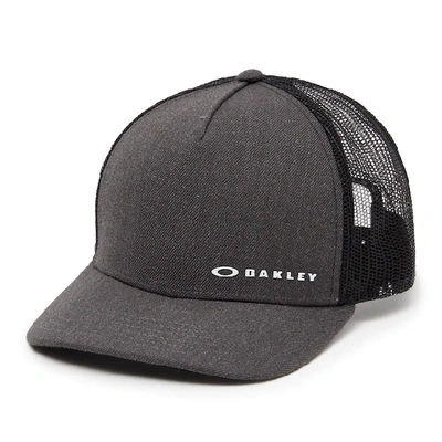 Shop Oakley Chalten Cap In Black