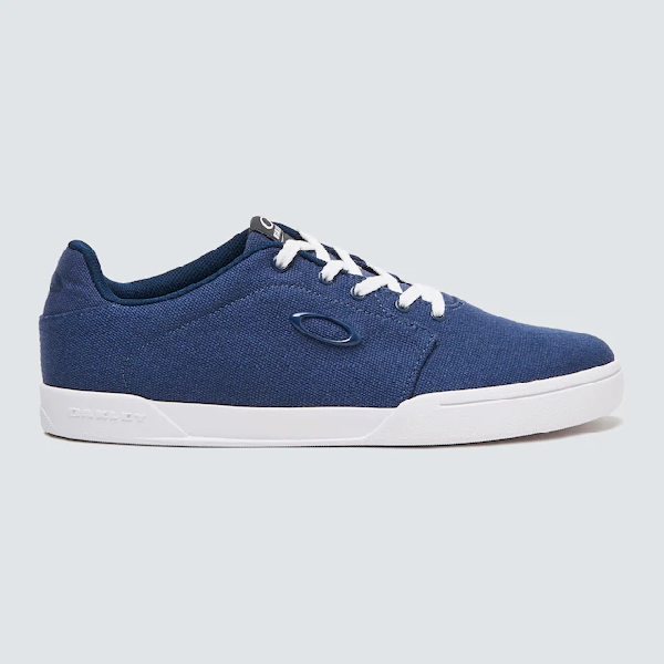 oakley canvas flyer