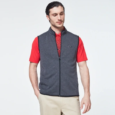 Shop Oakley Range Vest 2.0 In Gray