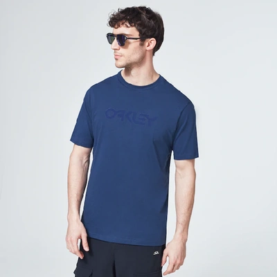 Shop Oakley Reverse T-shirt In Blue