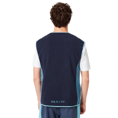 Shop Oakley Hybrid Pile Vest In Blue