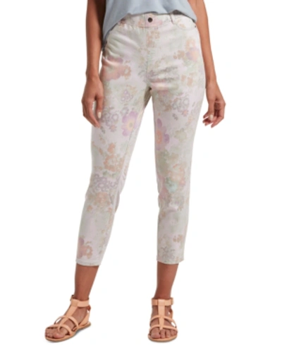 Shop Hue Women's Floral-print Ultra Soft Denim High-waist Capri Leggings In White