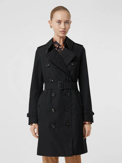 Shop Burberry The Mid-length Kensington Heritage Trench Coat In Black