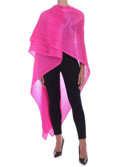 Shop Issey Miyake Colorful Madame Stole In Fuchsia