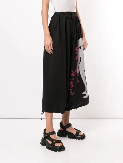 Yohji Yamamoto Hand Drawing Print Cropped Trousers In Black