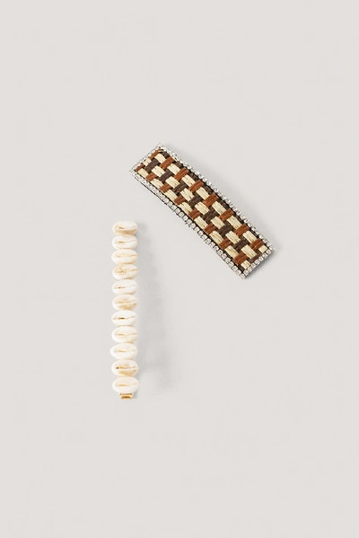 Shop Na-kd 2-pack Shell And Braided Hairclips - Offwhite In Natural