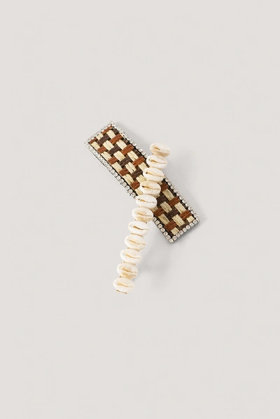 Shop Na-kd 2-pack Shell And Braided Hairclips - Offwhite In Natural