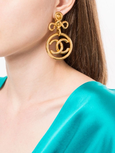 Pre-owned Chanel 2003 Cc Hoop Earrings In Gold