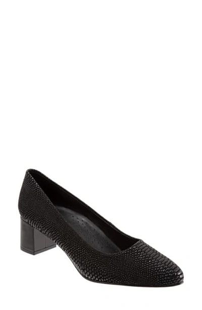 Trotters Kari Pointy Toe Pump In Black Lizard Print Leather
