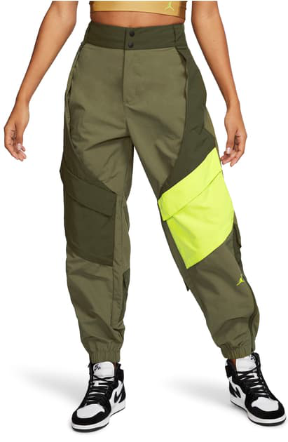 women's cargo sweatpants nike