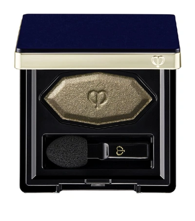 Shop Clé De Peau Beauté Powder Eye Colour Solo In Green