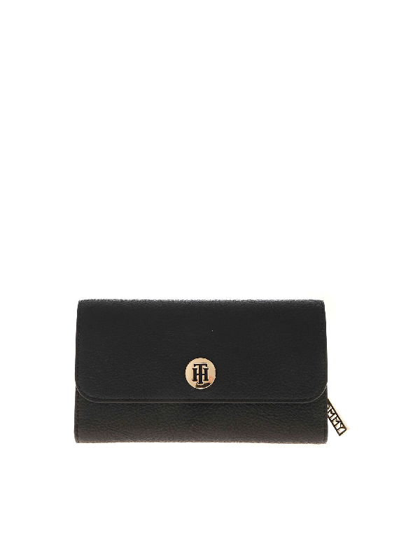 tommy hilfiger travel wallet