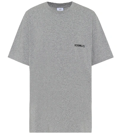 Shop Vetements Cotton Logo T-shirt In Grey